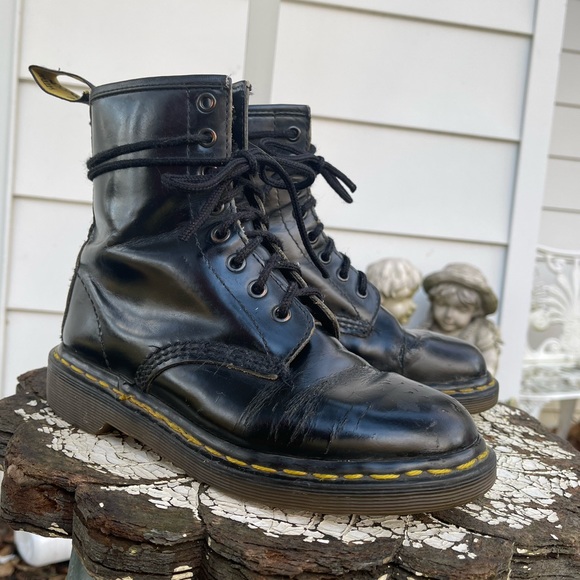 Vintage Dr. Martens Docs Boots Made In England Combat shoes MIE 1460 Uk 4 US 6 - Picture 3 of 13